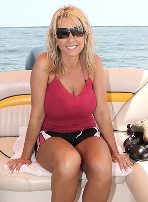 Free Mature Boat Porn Pictures